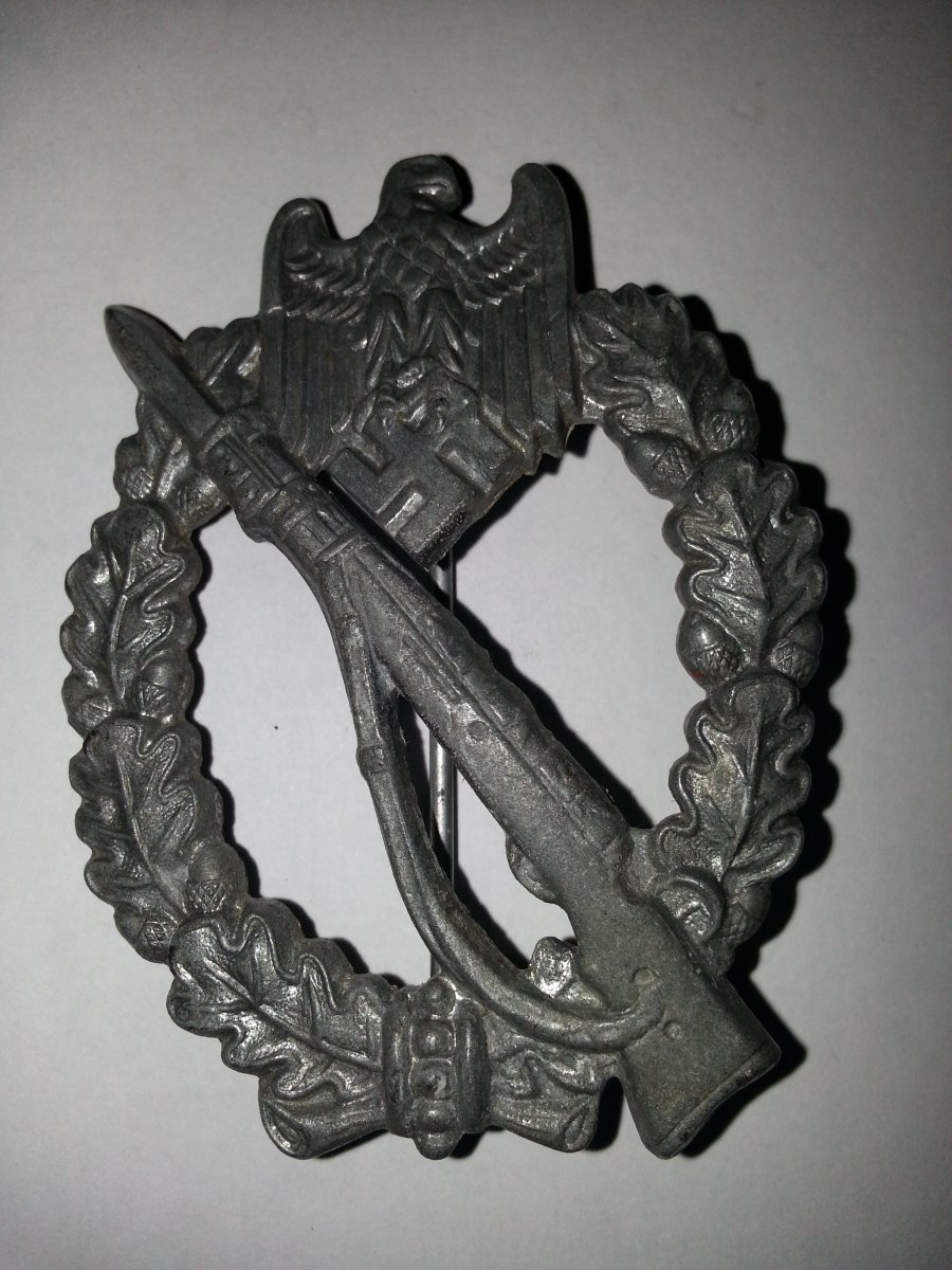 штурмовой пехотный знак аверс.jpg