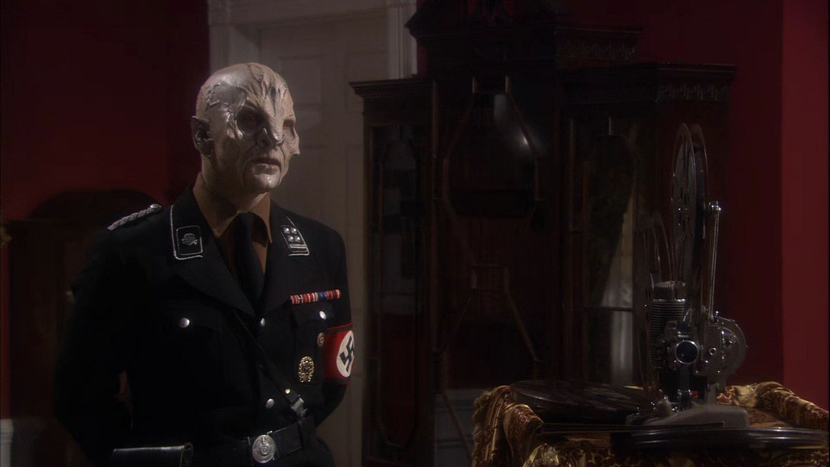Star Trek Enterprise S04E01 Storm Front part 1 (1080p x265 Joy)[2016-11-07-21-43-22].JPG