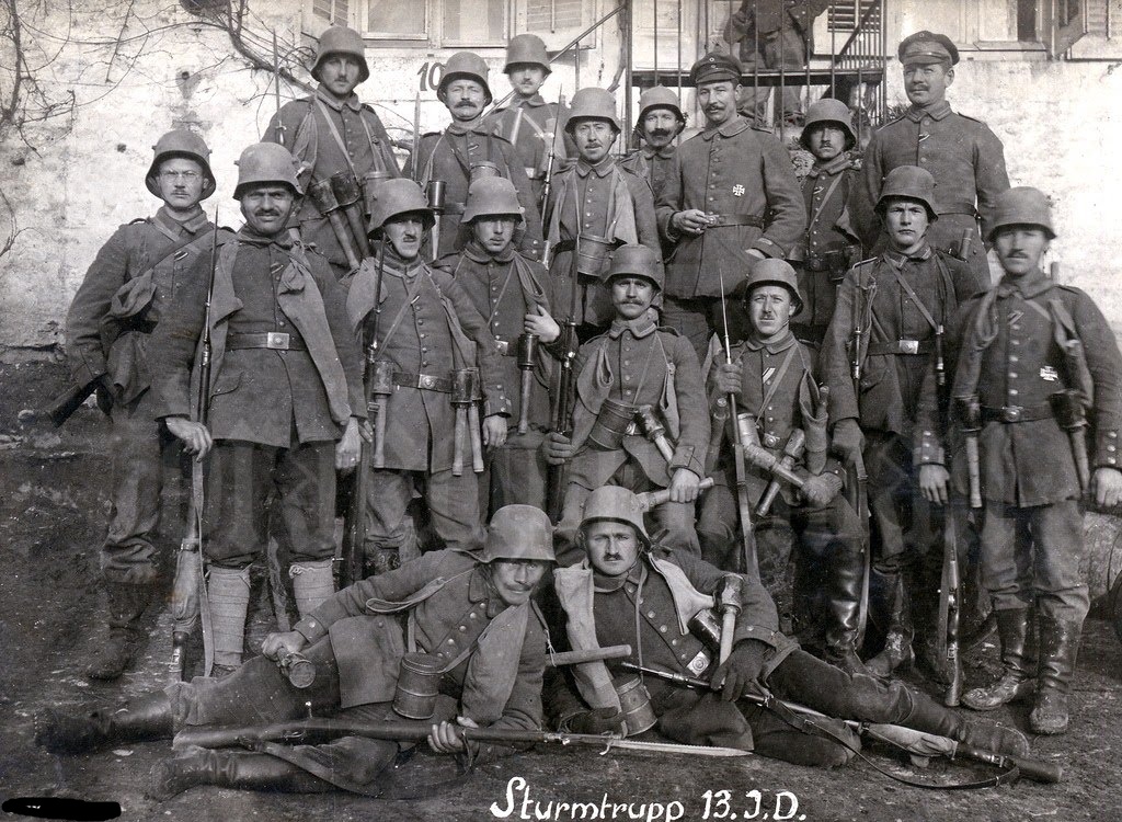 Sturmtrupp_13. Infanterie_Division.jpg