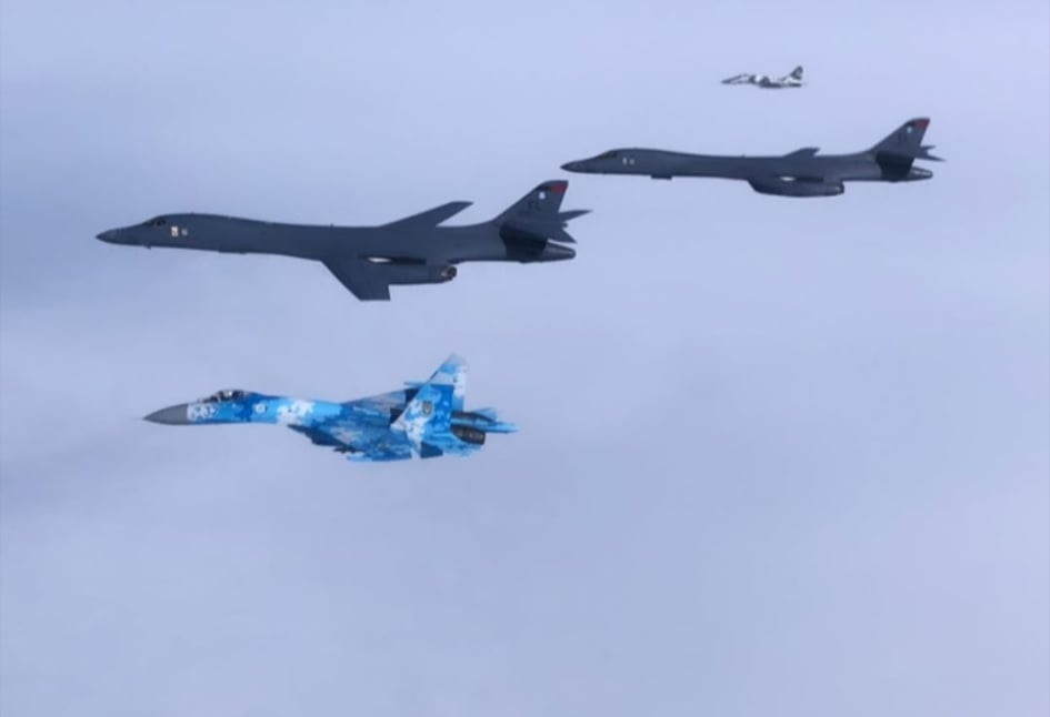Suprovid-ukrayinskymy-Su-27-ta-MiG-29-.jpg