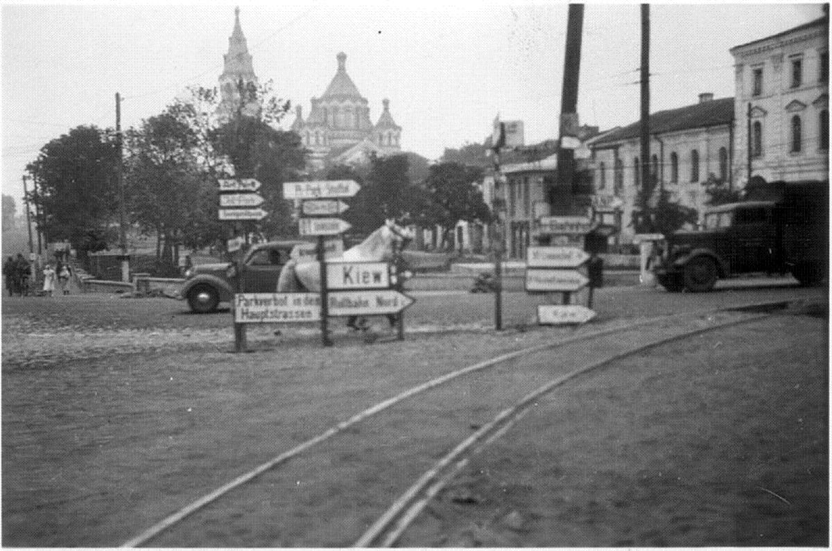 Svyato-Preobrajenskiy-Sobor_cathedral_in_Zhytomyr_during_WWII.jpg