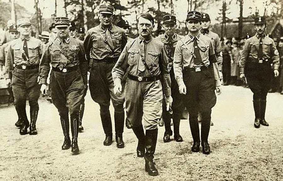 swag_of_the_third_reich_by_themistrunsred-d57edoz.jpg