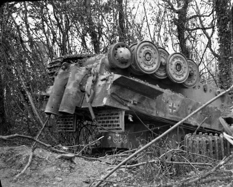 The_Campaign_in_Normandy_1944_B8032.jpg
