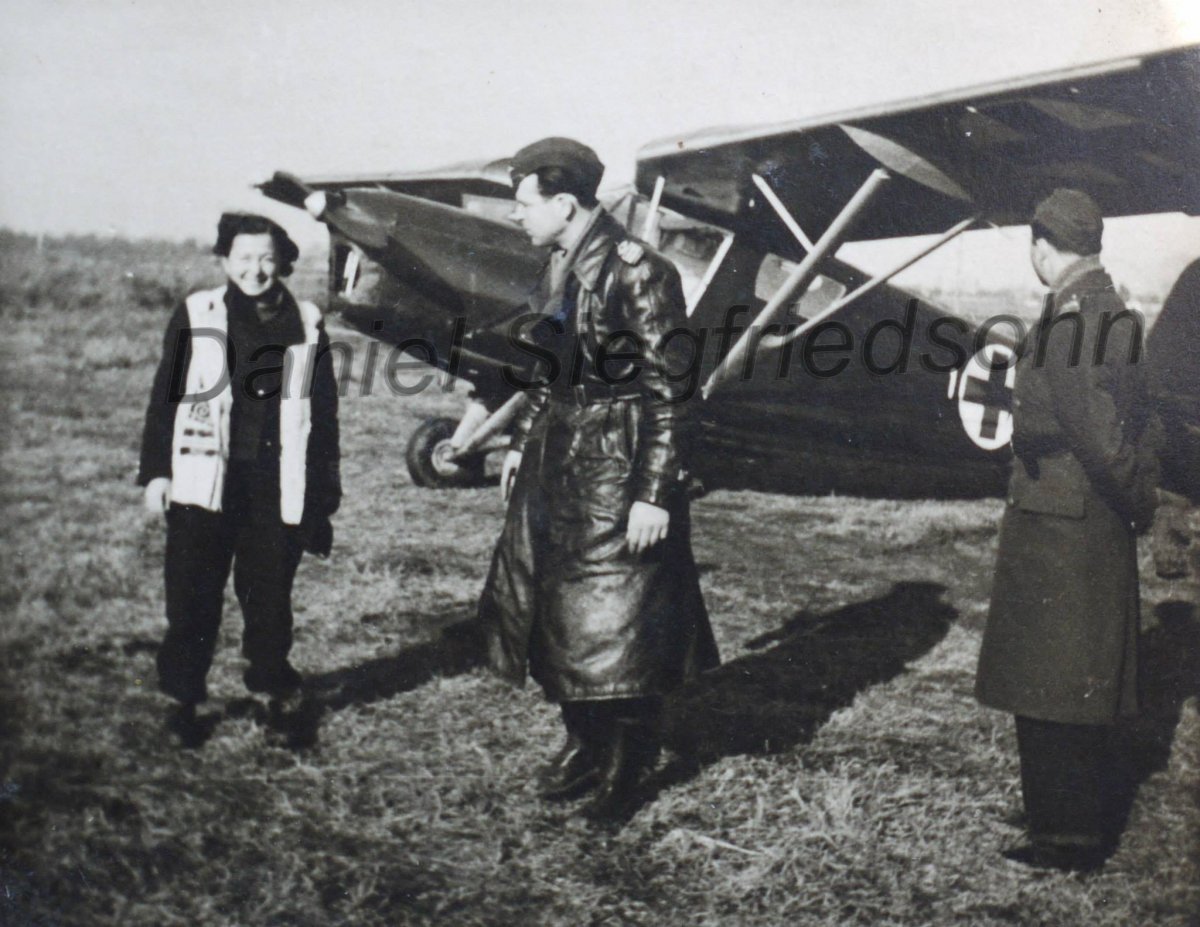 Tighina%2C octombrie 1941. Escadrila Albă... Aeroportul Gâsca.jpg