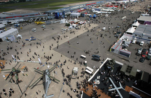 top_10_things_to_do_while_in_paris_le_bourget_airshow5.jpg