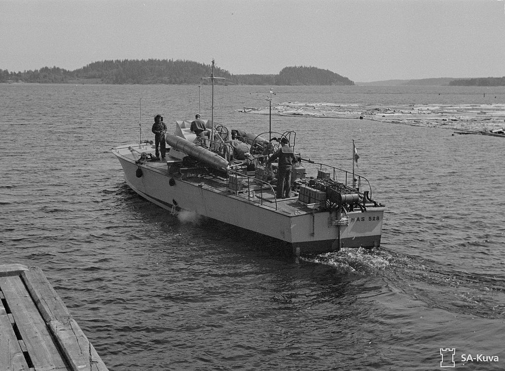 Торпедный катер XII эскадры МАС. Ладожское озеро, 1942 год.jpg