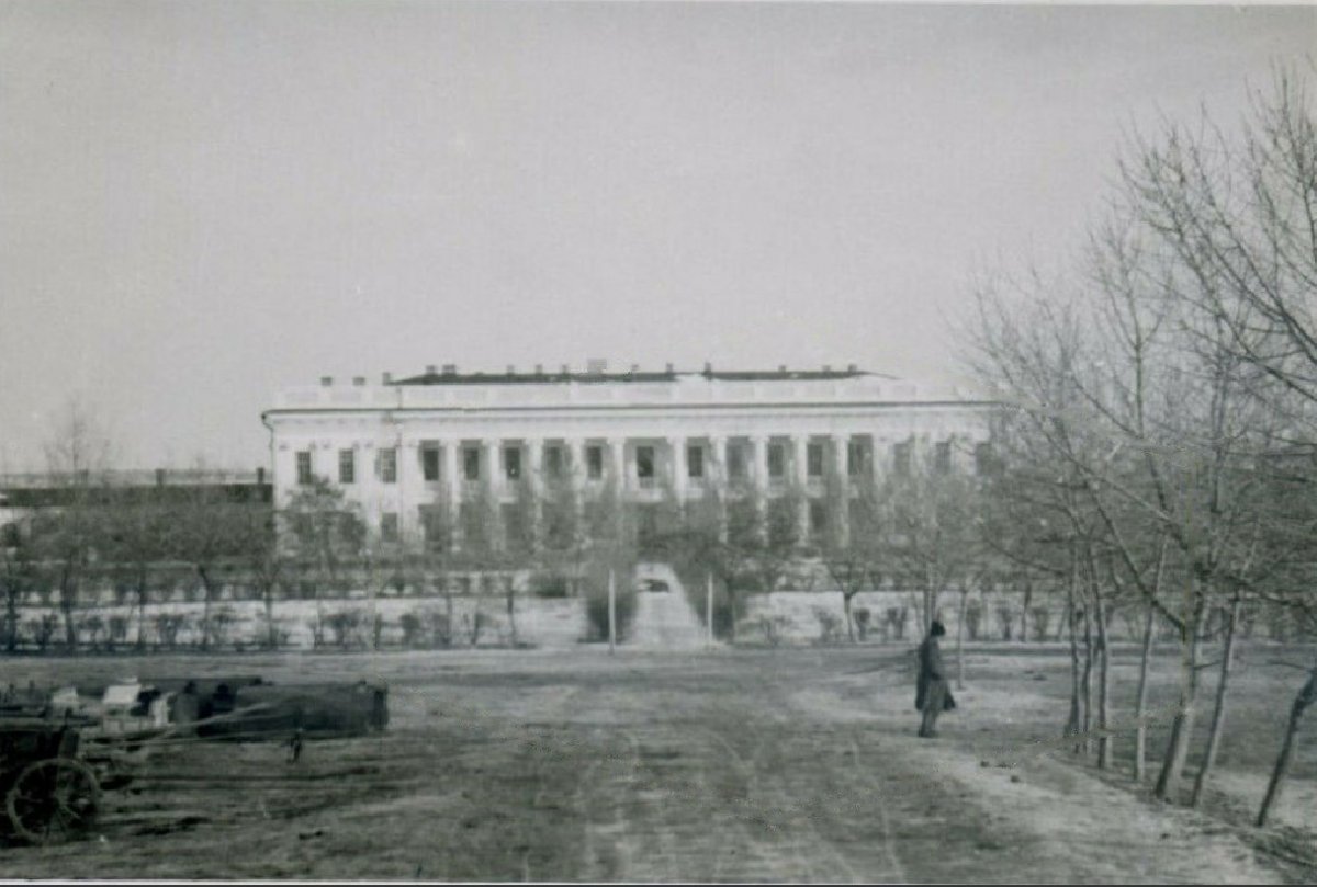 Тульчин Дворец Потоцких январь 1944 г..jpg