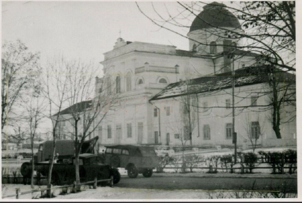 Тульчин Театр (Доминиканский костёл --Христо-Рождественский Кафедральный собор) январь 1944 г..jpg
