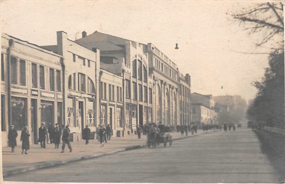 Ukrainer auf Hauptstrasse in Dnepropetrowsk.jpg