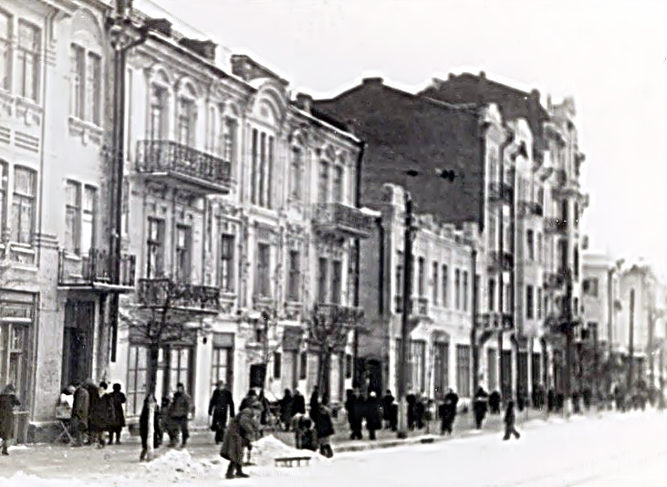 Український проспект (Соборна) взимку 1942 р..jpg
