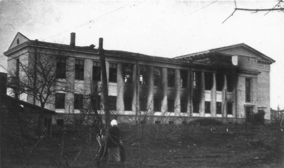 Винница 1944 г., март  ДКА со стороны пр. Коцюбинского.jpg