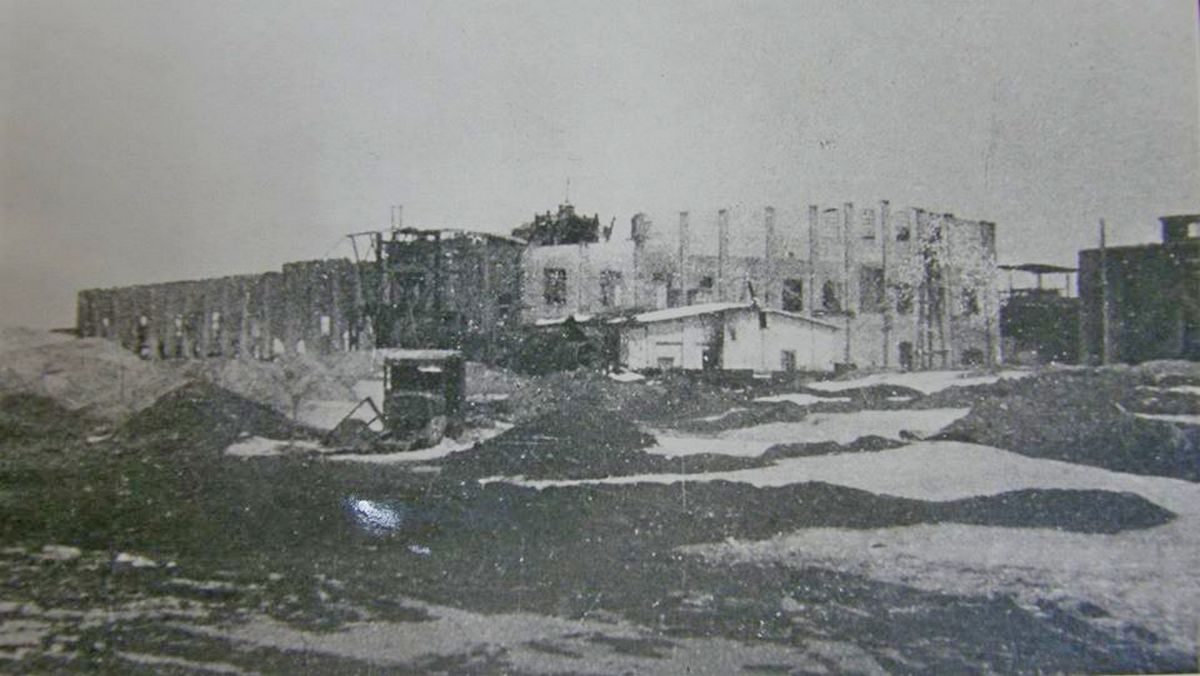 Винница Разрушенный суперфосфатный завод 1944 г..jpg