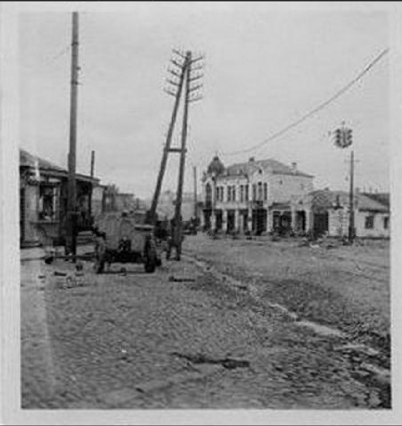 Винница Вид от Народного дома в сторону центра 19.07.1941 г. (Gebirgsjäger Winnyzja 19.7.1941).jpg