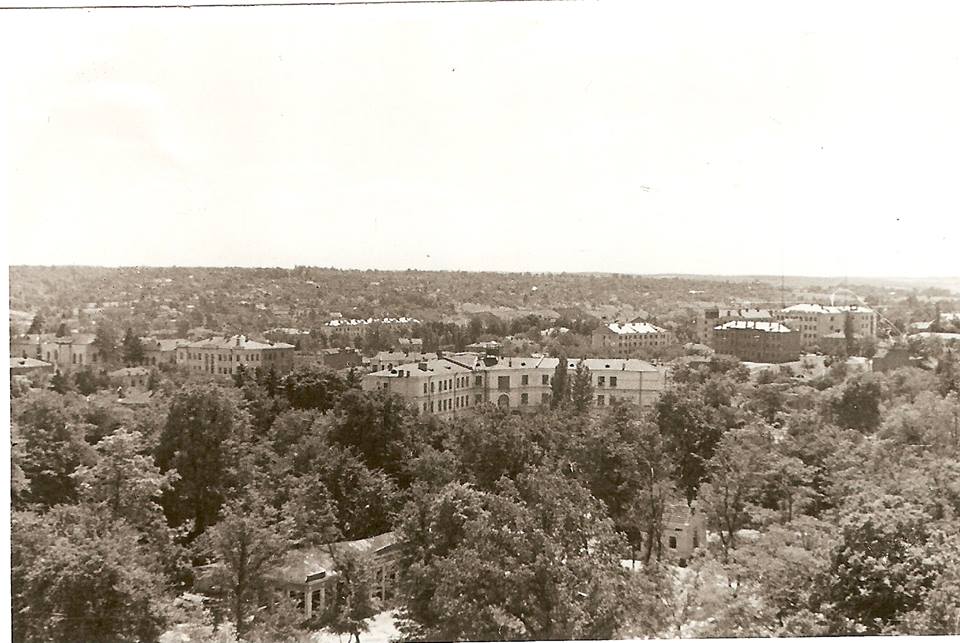 Винница, вид с довоенной парашютной вышки в парке, 1942 г. (лев).jpg