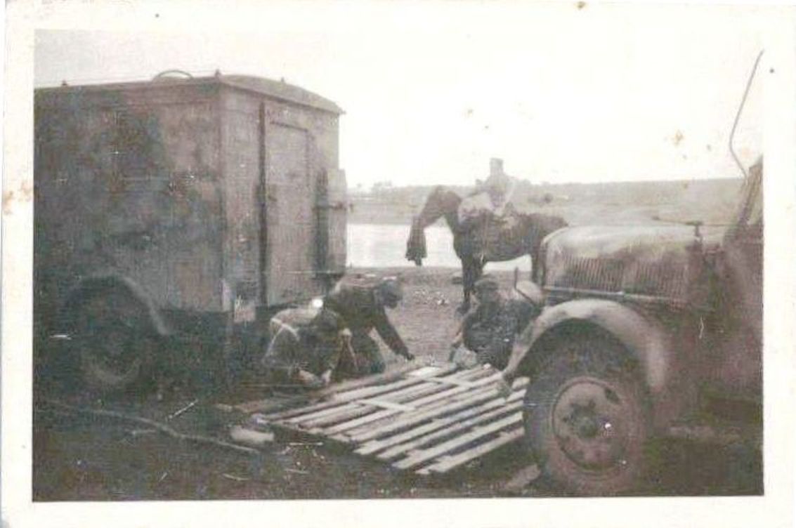 Винницкая обл. Немецкие войска на Днестре 1941 г.-1.jpg