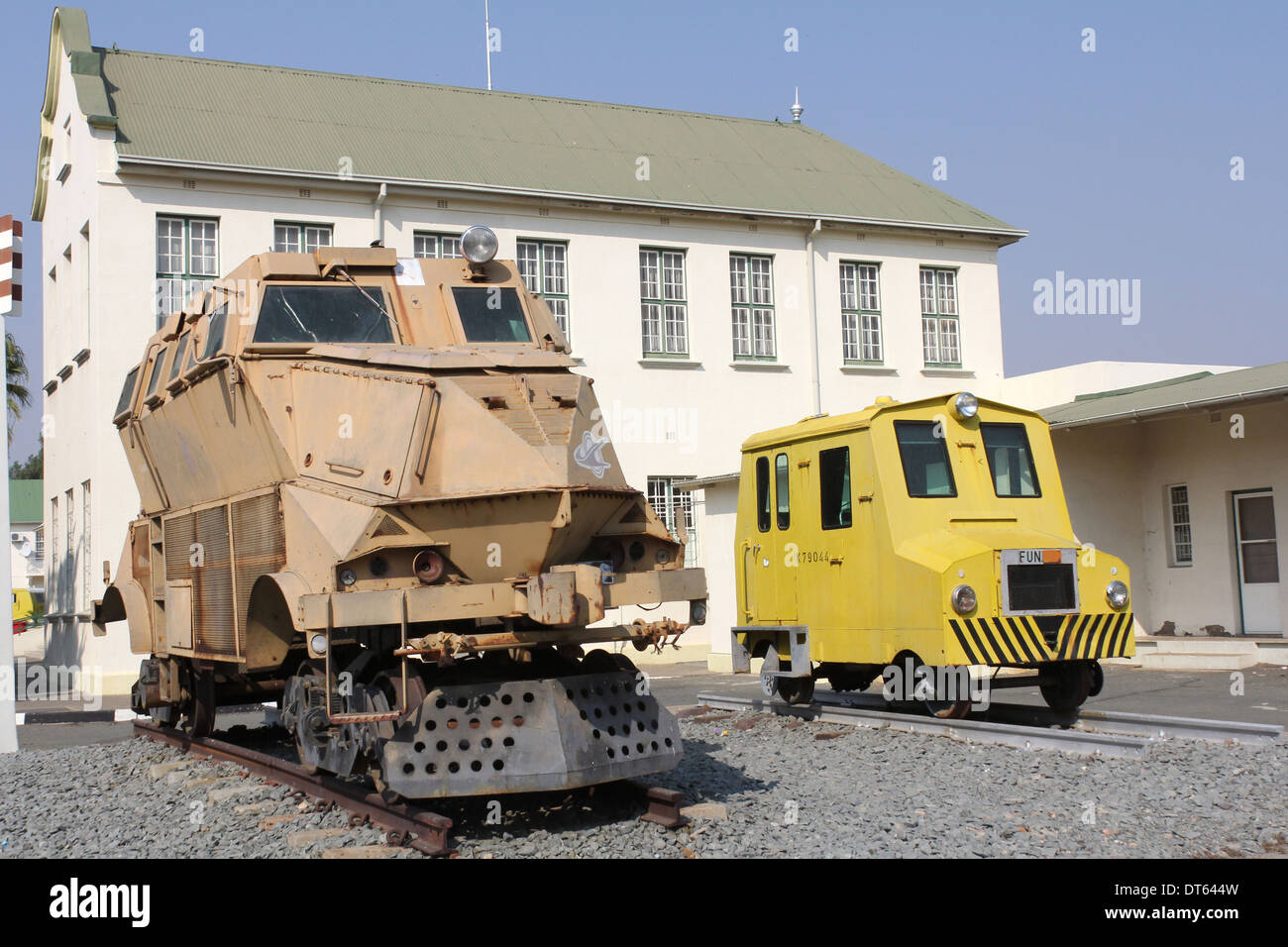 vintage-trains-on-display-at-the-windhoek-train-museumoutside-of-the-DT644W.jpg