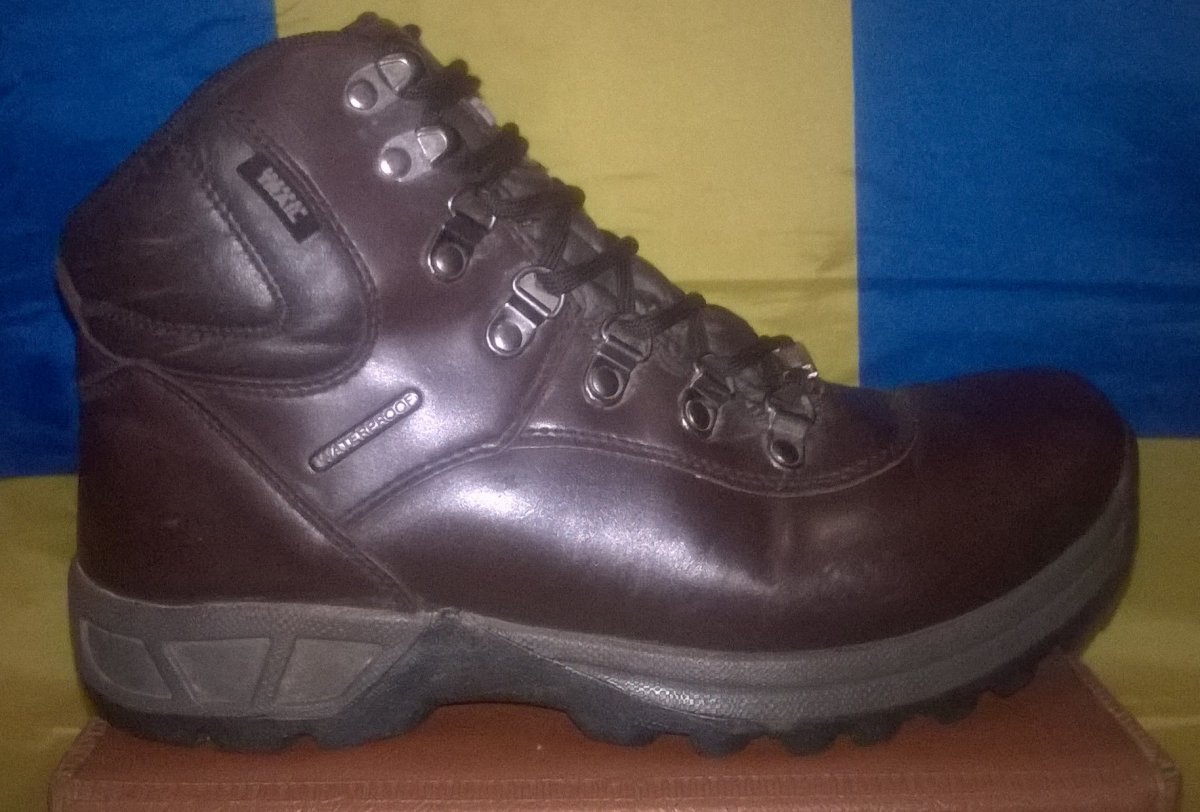 Freedom trail walking boots 2025