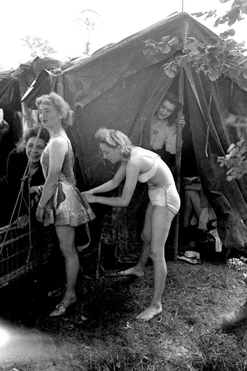 ww2 entertainers.jpg