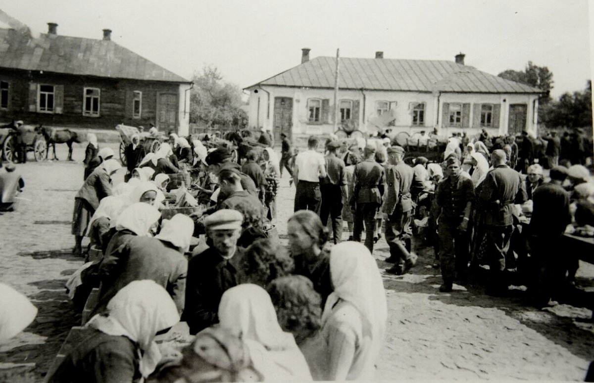 Житомир Базар (Russischer Markt in Shitomir) 1941-1943 г..jpg