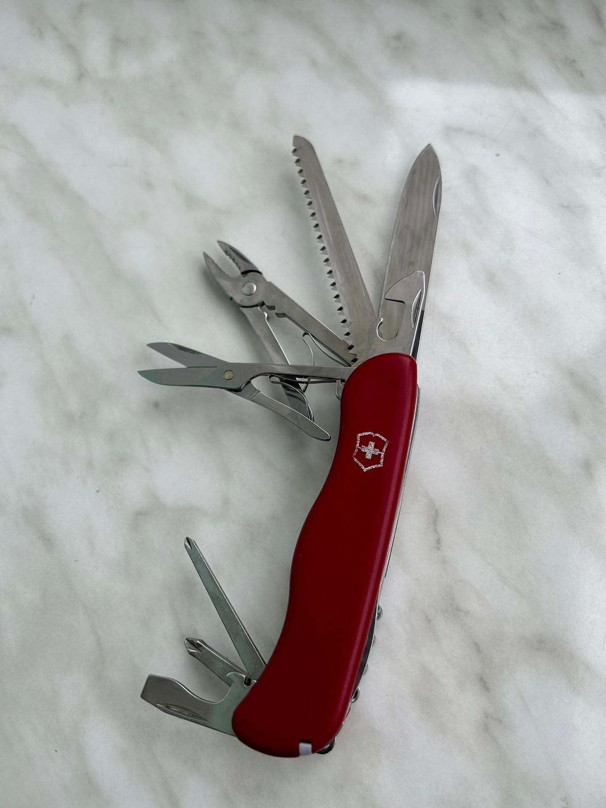 Victorinox hercules 0.9043 clearance