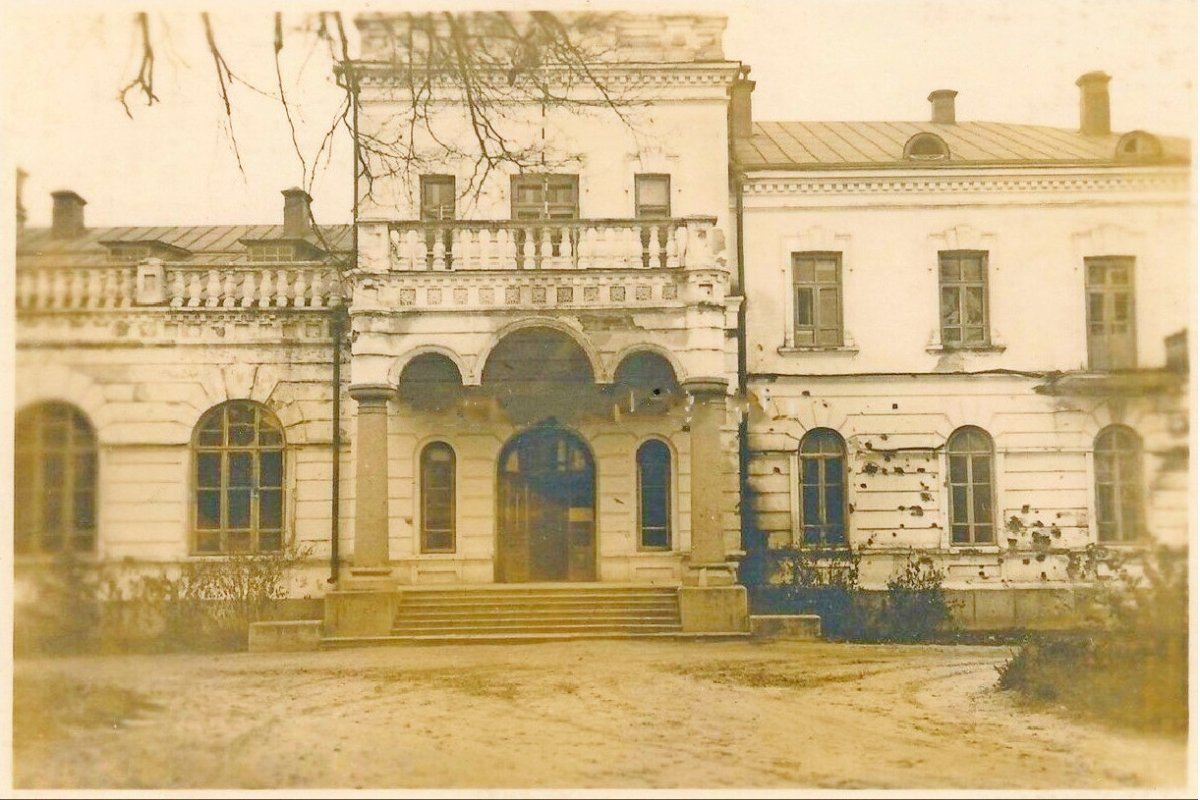Звягель Штаб 79-й ПД в доме Мезенцева 1941 г..jpg