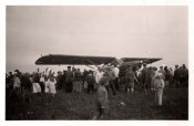 Fieseler Storch mit Landbevolkerung, 1941.JPG