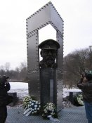 Памятник Питке.jpg