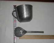 ложка / капля/ и кружка.