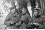 Italien,_Soldaten_bei_Verpflegung.jpg