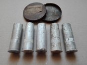 Баночка из под доп зарядов и пять гильз от ракетницы. Рейх.