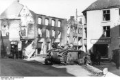 Bundesarchiv_Bild_101I-382-0201-09,_Belgien,_Beaumont,_Hauserruinen.jpg