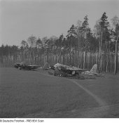 Me 410 Hornisse, am Boden zerstört 2.jpg