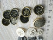 14dc21aa53d278f3cdf47c8c75g3--vintazh-vintazhnye-metallicheskie-pugovitsy-na-nozhke.jpg