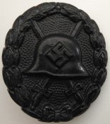 Знак «За ранение Легиона Кондор» в черном.
