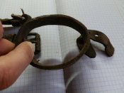 кожаные ремешки. всякие.