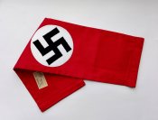 Нарукавная повязка членства в NSDAP.