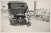 10_Coloniale-Africa-Ufficiali-Con-Camion.jpg