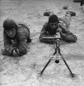 4_Two Libyan paratroopers Egyptian front.jpg