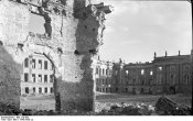 Potsdam, beschädigtes Stadtschloss.jpg