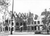 Berlin, das zerstörte Restaurant Zelte im Tiergarten.jpg