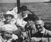 gray_boat.jpg