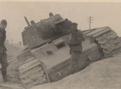 abgeschossener Panzer russland.JPG