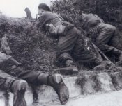 Commando in action on the way to Bénouville.jpg