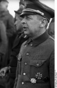 Bundesarchiv_Bild_101I-280-1075-11A,_Russland,_Brigadekommandeur_Borislaw_Kaminski.jpg