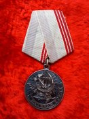 Медали 18 и доки и знаки УТОР