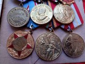 Награды 33 сестра, брат и дочь
