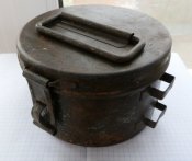 емкость  для смазки  (Heeres Behälter für Wagenschmiere)