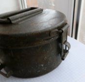 емкость  для смазки  (Heeres Behälter für Wagenschmiere)