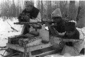 piccit_soviet_partisans_with_trophy_1286890070-1024x686.jpg