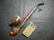 Австрийская егерьская курительная трубка и зажигалка.